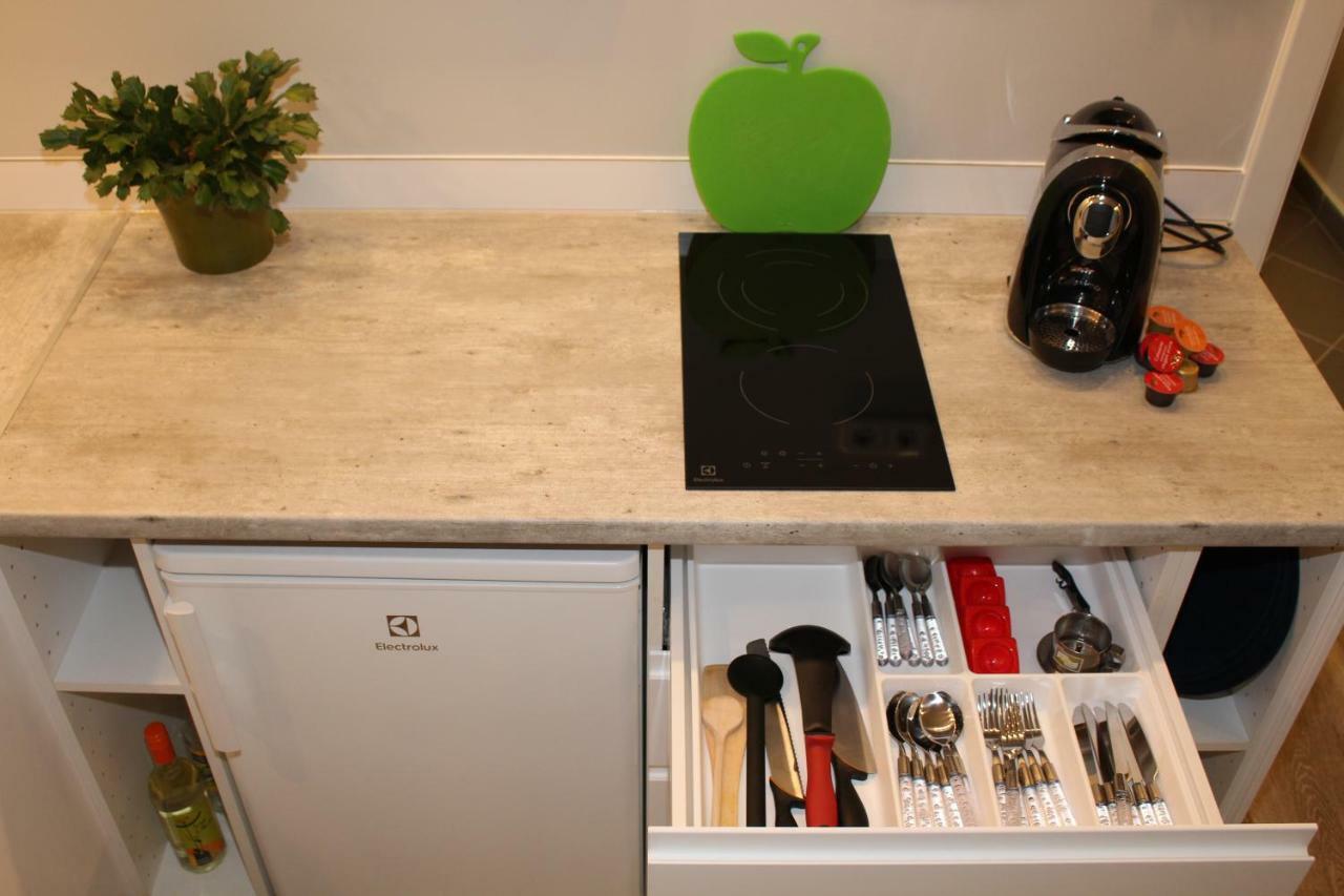 Budasmile Appartment At Buda Castle - Aircon & Free Parking Boedapest Buitenkant foto